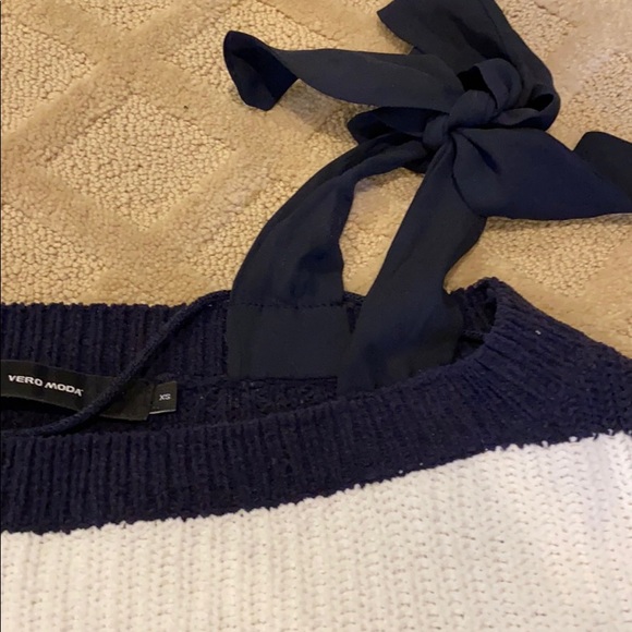 Vero Moda knit sweater w/ bow, off the shoulder xs - Picture 2 of 3